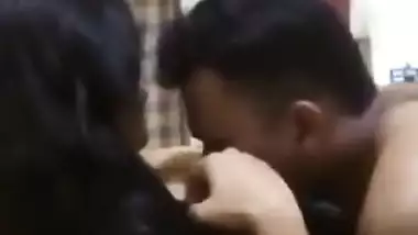 සැමියා පැමිණීමට පෙර ඉක්මන් කරන්න