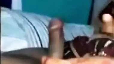DESI INDIAN GIRL GIVING BLOWJOB