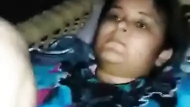 Desi Sooo Beautiful Bhabhi asking Hus bro use condom before fuk real Beauty with hindi Audio