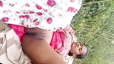 Indian outdoor porn MMS video scandal
