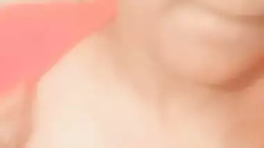 Desi cute college girl boobs show selfie video