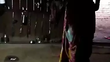 Desi aunty changing hot panty